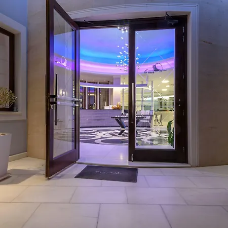 Hotel La Deluxe Hotel&spa Kamári