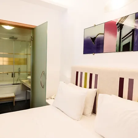 La Deluxe & (adults Only) 5* Kamari (Santorini)