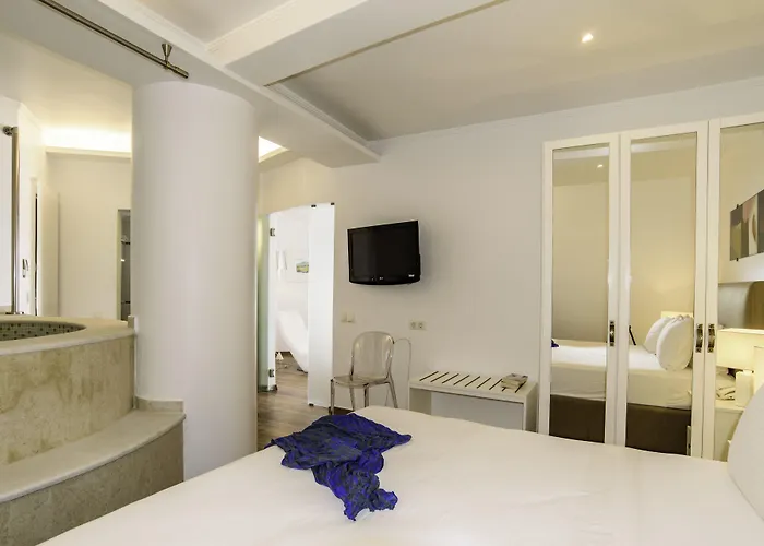 La Deluxe & (adults Only) Hotel