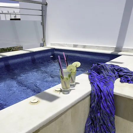 La Deluxe & (adults Only)