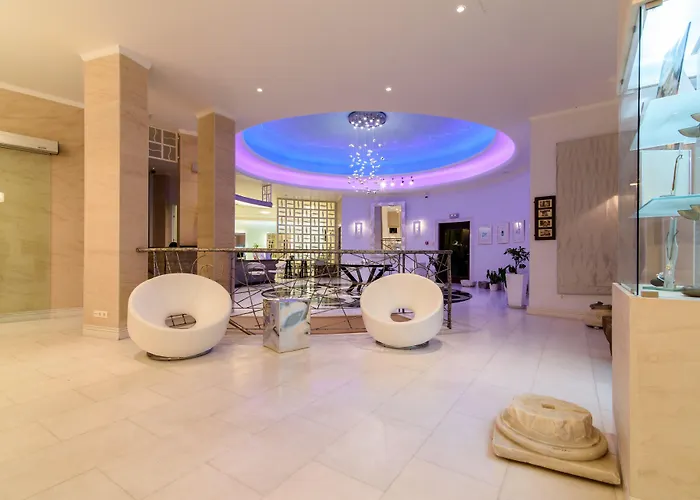 La Deluxe & (adults Only) Отель