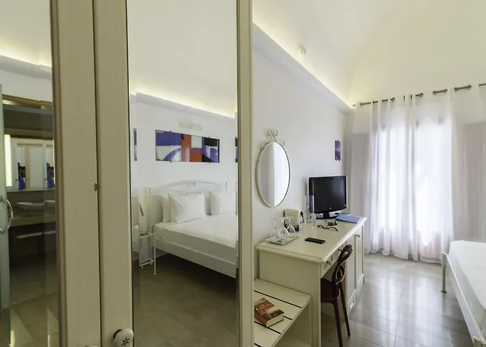 Отель La Deluxe & (adults Only)