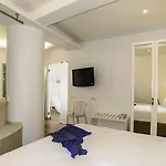 La Deluxe & (adults Only) Hotel