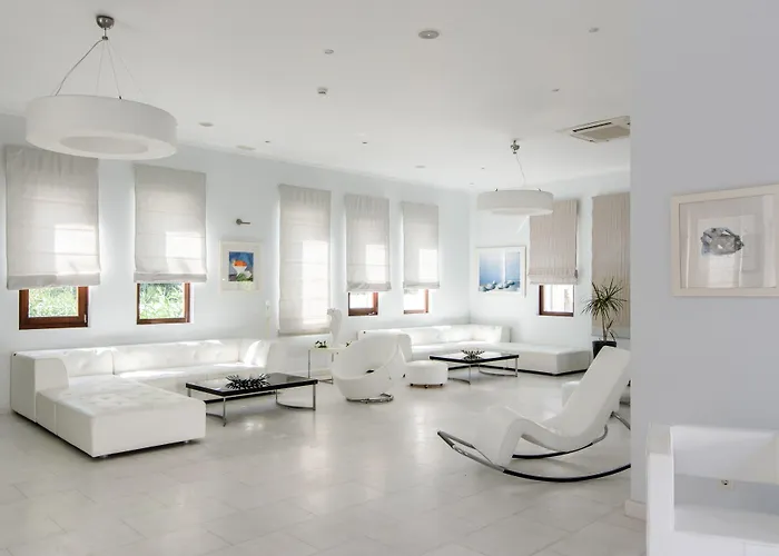 La Deluxe Hotel&spa 5* Kamári